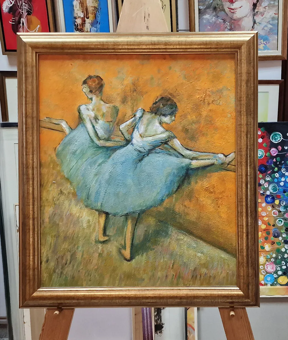 Edgar Degas – Táncosok a rúdnál – a kész, keretezett vászon a műhelyünk festőállványán – kézzel festett olaj vásznon