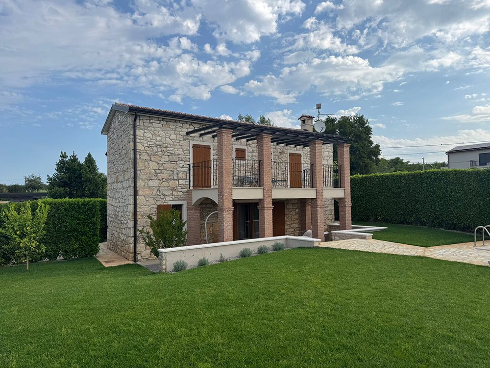 umetniška slika hiše po naročilu