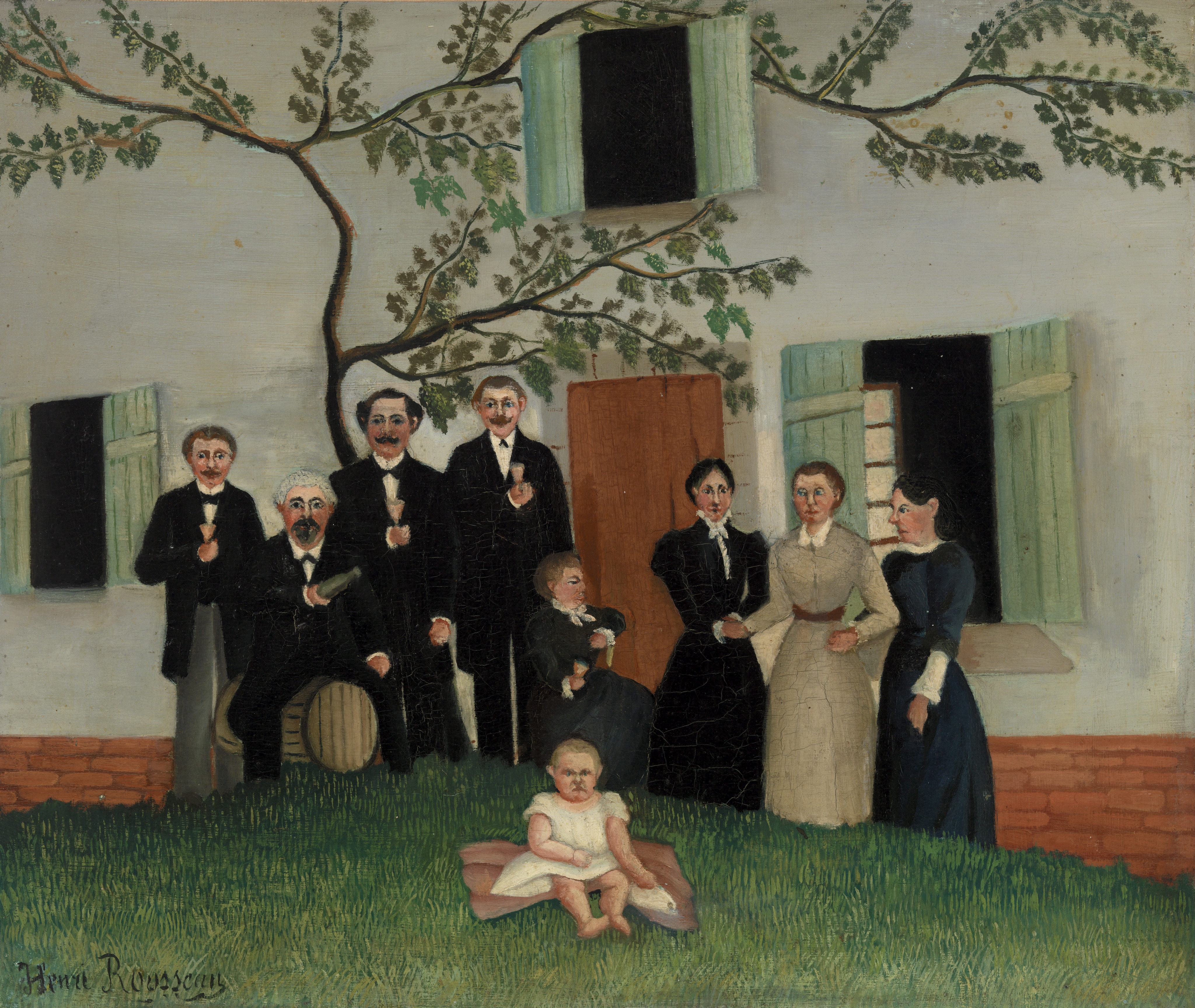 Henri Rousseau, Die Familie, um 1892–1900 - eine Familie in einer Reihe vor geweißter Wand, ein Holzfass zwischen den Männern, davor ein Kleinkind in Weiß